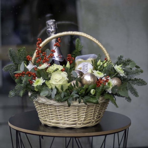 Квіткова зимова композиція "З любов'ю"