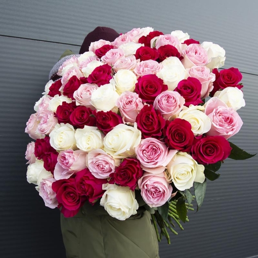 Охапка із 75 троянд "Яскраве тріо"