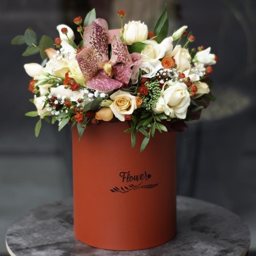 Доставка квітів Львів, Квітковий циліндр "Еліксир кохання"